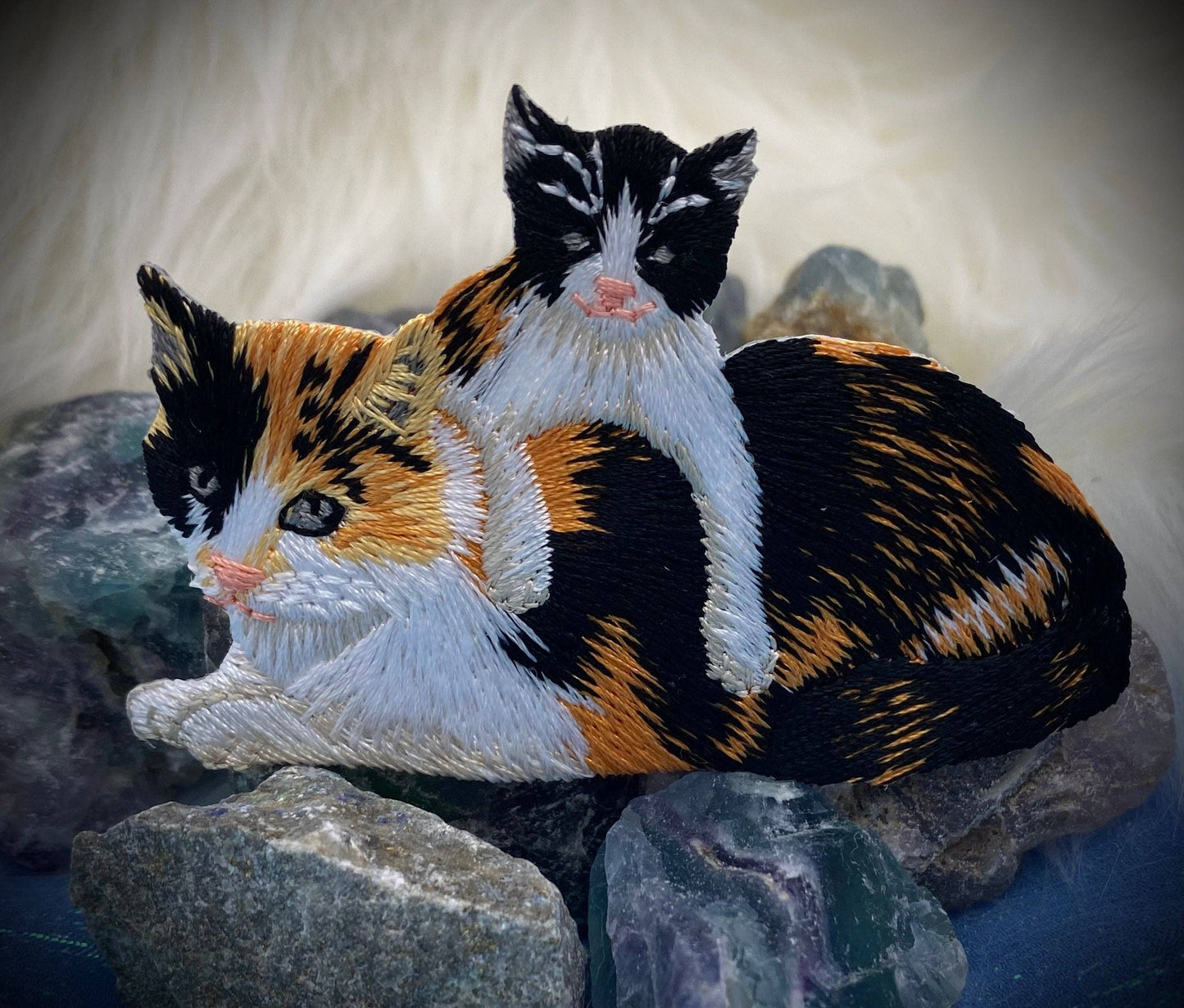 Wholesale Applique - Calico, Mother Cat and Kitten, Pets, Animals, Embroidered, Iron on Patch