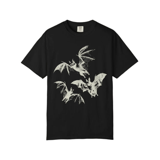 Bats Graphic T-Shirt for Halloween Lovers, Unisex Tee for Casual Wear, Spooky Aesthetic, Gift for Bat Fans, Perfect for Fall - KILLER RETRO