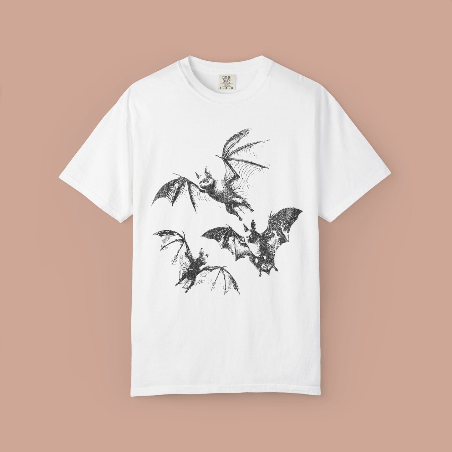 Bats Graphic T-Shirt for Halloween Lovers, Unisex Tee for Casual Wear, Spooky Aesthetic, Gift for Bat Fans, Perfect for Fall - KILLER RETRO