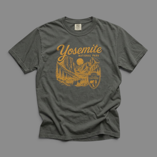 KILLER RETRO charcoal grey garment-dyed cotton t-shirt with a vintage Yosemite National Park graphic print