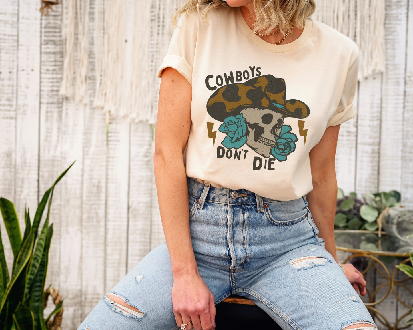 Vintage Cowboys Don't Die Retro Graphic Tee - KILLER RETRO